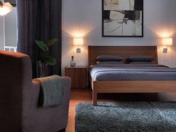 Как выбрать бра в спальню: основные параметры выбора настенного светильника в Туринске